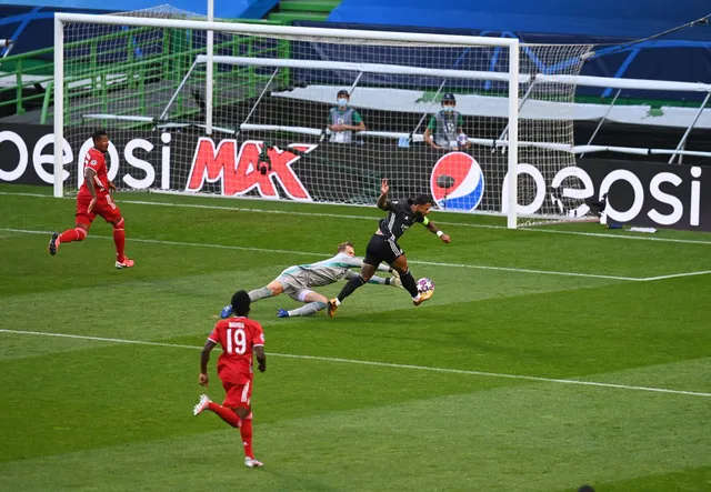 ẢNH: Gnabry rực sáng, Bayern Munich thắng thuyết phục Lyon ở bán kết Champions League - Ảnh 2. ẢNH: Gnabry rực sáng, Bayern Munich thắng thuyết phục Lyon ở bán kết Champions League - Ảnh 2.