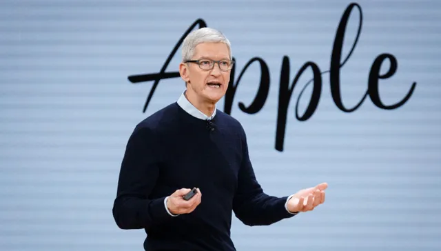 CEO Apple Tim Cook gặp ca sỹ Mỹ Linh, thưởng thức cà phê trứng ở Hà Nội - Ảnh 2.