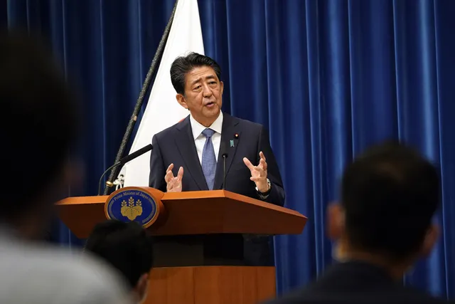 Ông Abe từ chức, dấu chấm hết cho Abenomics? - Ảnh 1. Ông Abe từ chức, dấu chấm hết cho Abenomics? - Ảnh 1.