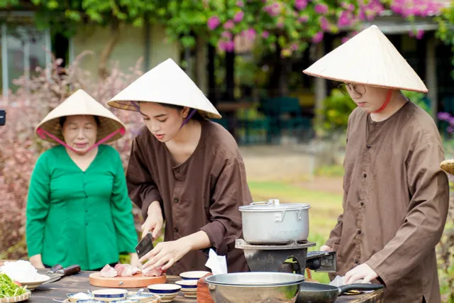 Mạc Văn Khoa mơ ước làm Hoa hậu và đây là phản ứng của Tiểu Vy - Ảnh 2.