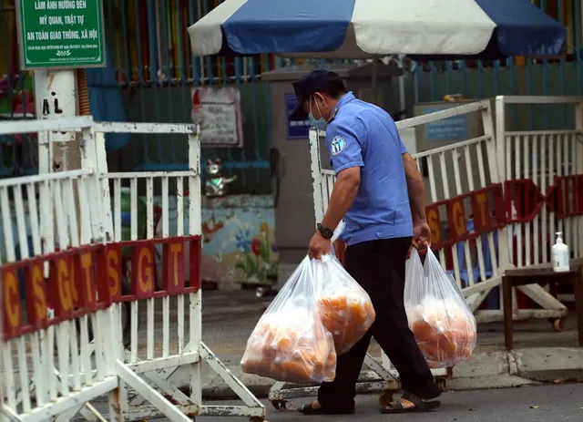 Cận cảnh một Đà Nẵng rất khác trong những ngày chống dịch - Ảnh 2.