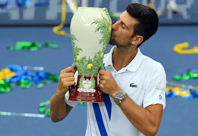 Djokovic cân bằng kỷ lục của Nadal - Ảnh 1.