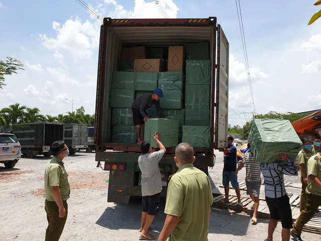 Phát hiện hàng ngàn sản phẩm nhập lậu không có hóa đơn chứng từ - Ảnh 1.