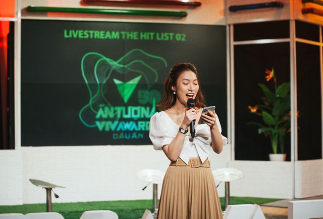 VTV Awards 2020 - The Hit List 02: Hậu trường Khánh Vy và Quỳnh Kool nhí nhảnh cùng MC Trần Ngọc - Ảnh 5.