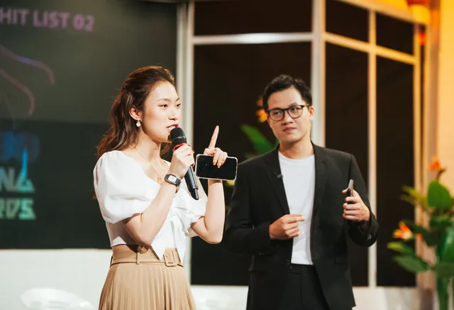 VTV Awards 2020 - The Hit List 02: Hậu trường Khánh Vy và Quỳnh Kool nhí nhảnh cùng MC Trần Ngọc - Ảnh 4.