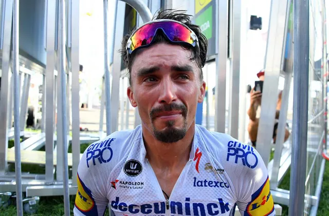 Julian Alaphilippe về nhất chặng 2 Tour de France 2020, áo vàng đổi chủ - Ảnh 1.