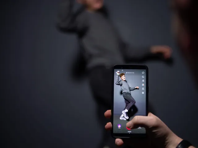 Microsoft mua lại TikTok: Canh bạc của vua Midas Satya Nadella - Ảnh 7. Microsoft mua lại TikTok: Canh bạc của vua Midas Satya Nadella - Ảnh 7.