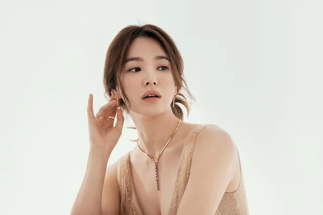 Ngẩn ngơ ngắm nhan sắc đỉnh cao của Song Hye Kyo - Ảnh 5.