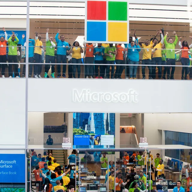 Microsoft mua lại TikTok: Canh bạc của vua Midas Satya Nadella - Ảnh 4. Microsoft mua lại TikTok: Canh bạc của vua Midas Satya Nadella - Ảnh 4.