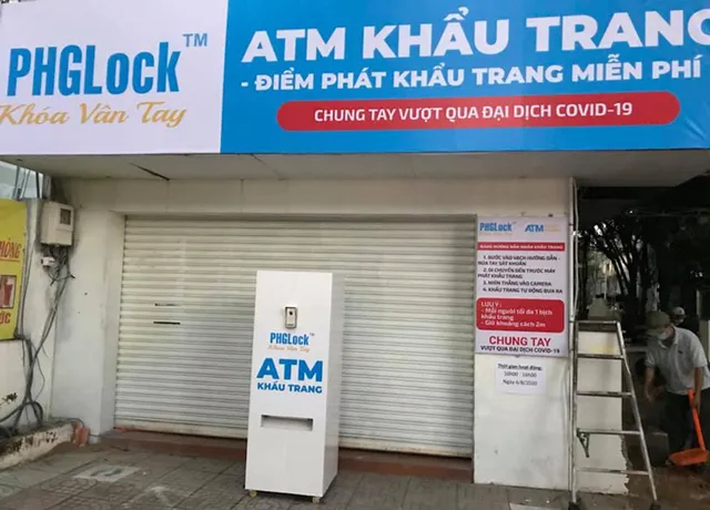 ATM khẩu trang miễn phí cho người dân TP.HCM - Ảnh 1.