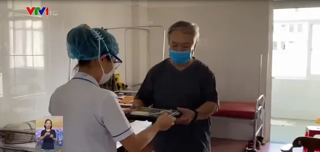 Những câu chuyện cảm động ở Bệnh viện C Đà Nẵng 14 ngày nội bất xuất, ngoại bất nhập - Ảnh 1.