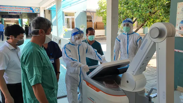 Trung tâm Y tế huyện Hòa Vang, Bệnh viện Phổi Đà Nẵng căng mình điều trị bệnh nhân COVID-19 - Ảnh 2. Trung tâm Y tế huyện Hòa Vang, Bệnh viện Phổi Đà Nẵng căng mình điều trị bệnh nhân COVID-19 - Ảnh 2.