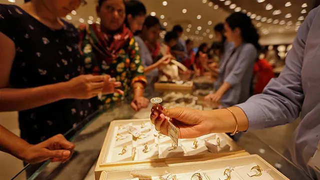 Giá vàng thế giới tăng hơn 2% trong tuần qua - Ảnh 1. Giá vàng thế giới tăng hơn 2% trong tuần qua - Ảnh 1.