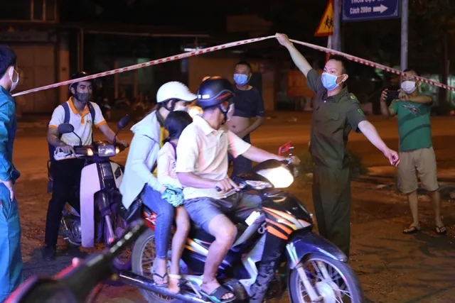 Hà Nội phong tỏa tòa nhà có bệnh nhân mắc COVID-19 số 785 - Ảnh 6. Hà Nội phong tỏa tòa nhà có bệnh nhân mắc COVID-19 số 785 - Ảnh 6.
