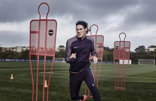 skysports-edinson-cavani-nike-football_3869136-crop skysports-edinson-cavani-nike-football_3869136-crop