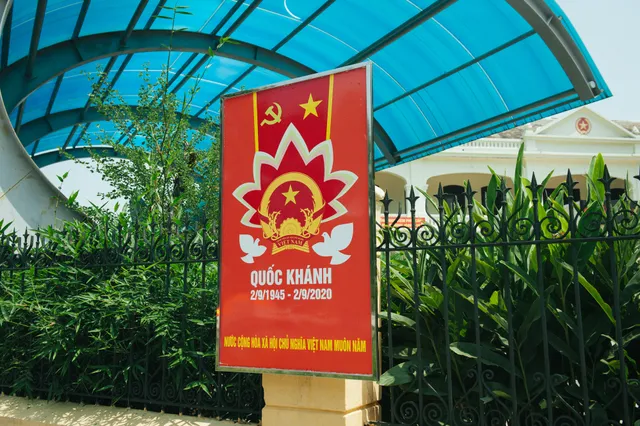 Thủ đô ngập tràn màu cờ Tổ quốc chào mừng 75 năm Quốc khánh - Ảnh 9. Thủ đô ngập tràn màu cờ Tổ quốc chào mừng 75 năm Quốc khánh - Ảnh 9.