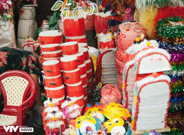 Phố Trung Thu rực rỡ, nhộn nhịp người đến check-in - Ảnh 7. Phố Trung Thu rực rỡ, nhộn nhịp người đến check-in - Ảnh 7.