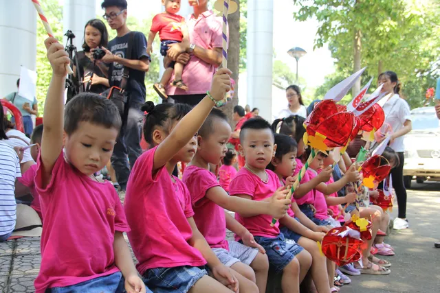 Trở về mùa trăng tuổi thơ với chương trình Người giữ lửa Trung thu - Ảnh 2.