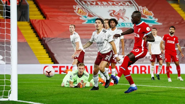 Liverpool 3-1 Arsenal: Nhà ĐKVĐ khẳng định sức mạnh! - Ảnh 2.