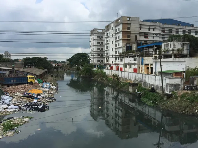 Những dòng sông châu Á chuyển đen: Trách nhiệm của ngành công nghiệp thời trang - Ảnh 1.