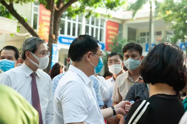 Học sinh Thủ đô hân hoan chào đón năm học mới 2020-2021 - Ảnh 5. Học sinh Thủ đô hân hoan chào đón năm học mới 2020-2021 - Ảnh 5.
