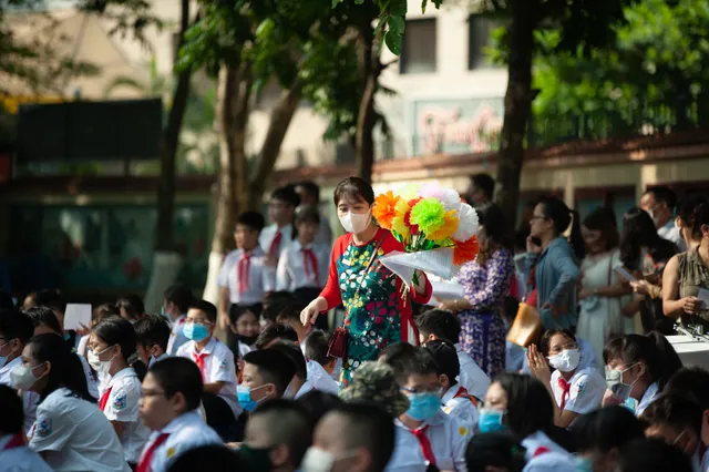 Học sinh Thủ đô hân hoan chào đón năm học mới 2020-2021 - Ảnh 9. Học sinh Thủ đô hân hoan chào đón năm học mới 2020-2021 - Ảnh 9.