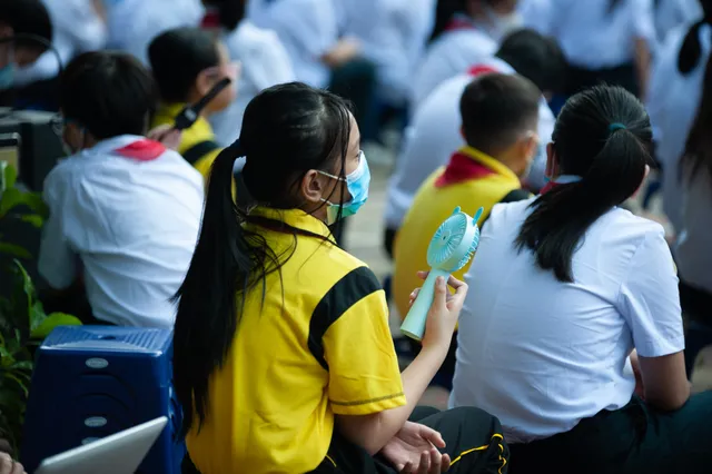 Học sinh Thủ đô hân hoan chào đón năm học mới 2020-2021 - Ảnh 10. Học sinh Thủ đô hân hoan chào đón năm học mới 2020-2021 - Ảnh 10.