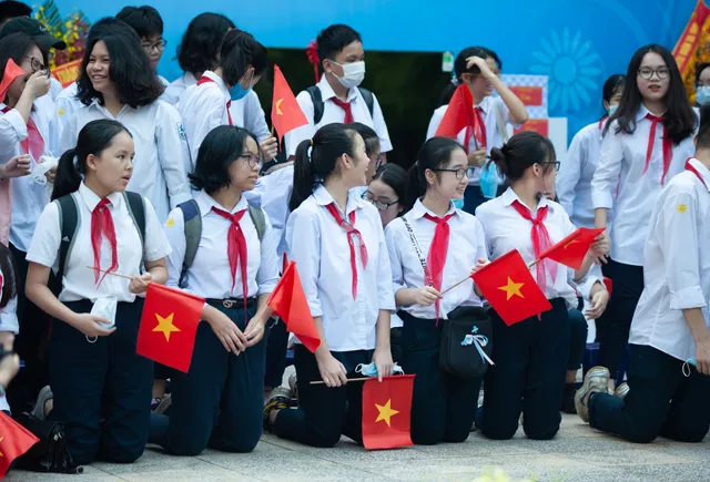 Học sinh Thủ đô hân hoan chào đón năm học mới 2020-2021 - Ảnh 13. Học sinh Thủ đô hân hoan chào đón năm học mới 2020-2021 - Ảnh 13.