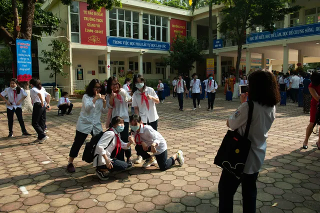 Học sinh Thủ đô hân hoan chào đón năm học mới 2020-2021 - Ảnh 16. Học sinh Thủ đô hân hoan chào đón năm học mới 2020-2021 - Ảnh 16.