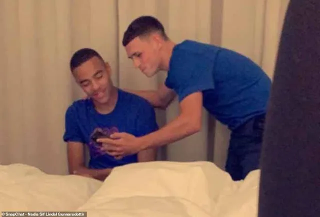 Phil Foden lên tiếng xin lỗi sau khi bị đuổi khỏi ĐT Anh - Ảnh 1.