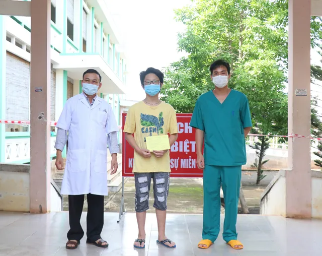 Thêm 5 bệnh nhân ở Quảng Nam và Đăk Lăk được công bố khỏi bệnh - Ảnh 1. Thêm 5 bệnh nhân ở Quảng Nam và Đăk Lăk được công bố khỏi bệnh - Ảnh 1.