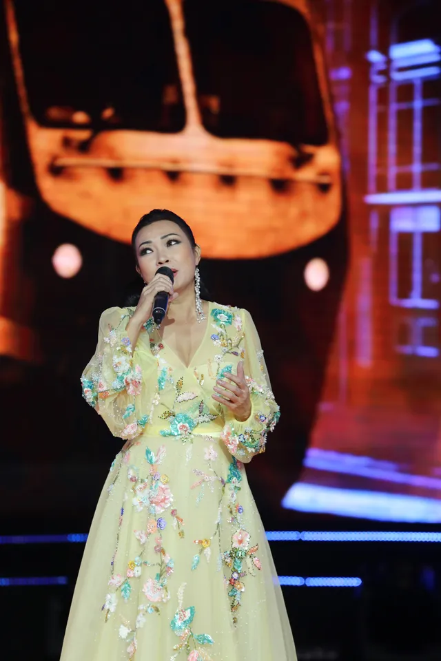 Chào 2021: Phương Thanh bật khóc hát Giã từ dĩ vãng - Ảnh 1. Chào 2021: Phương Thanh bật khóc hát Giã từ dĩ vãng - Ảnh 1.