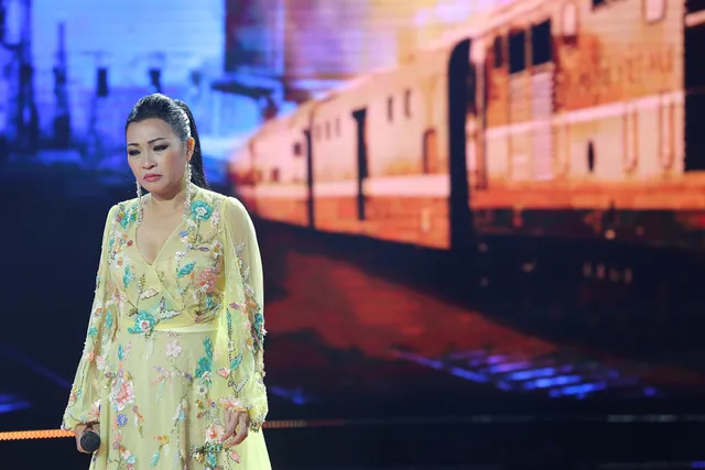 Chào 2021: Phương Thanh bật khóc hát Giã từ dĩ vãng - Ảnh 5. Chào 2021: Phương Thanh bật khóc hát Giã từ dĩ vãng - Ảnh 5.