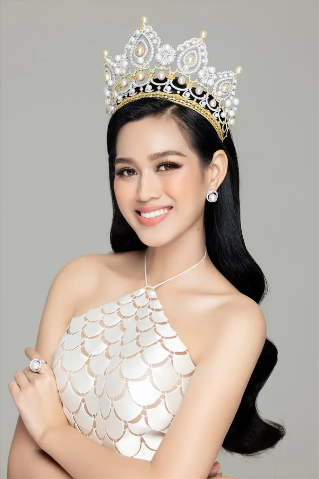 Hoa hậu Đỗ Hà bất ngờ được dự đoán lọt Top 10 Miss World 2021 - Ảnh 12.