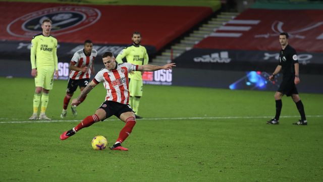 Sheffield United có chiến thắng đầu tiên tại Ngoại hạng Anh 2020-2021 - Ảnh 1.