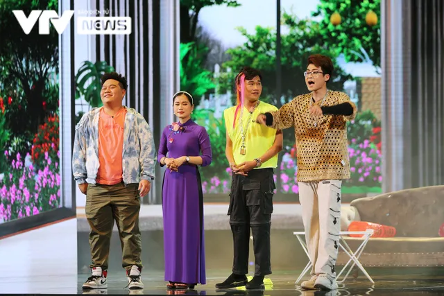 Xuân Nghị hóa ông bố trẻ trâu của rapper ICD, Yuno tại Gala cười 2021 - Ảnh 10. Xuân Nghị hóa ông bố trẻ trâu của rapper ICD, Yuno tại Gala cười 2021 - Ảnh 10.