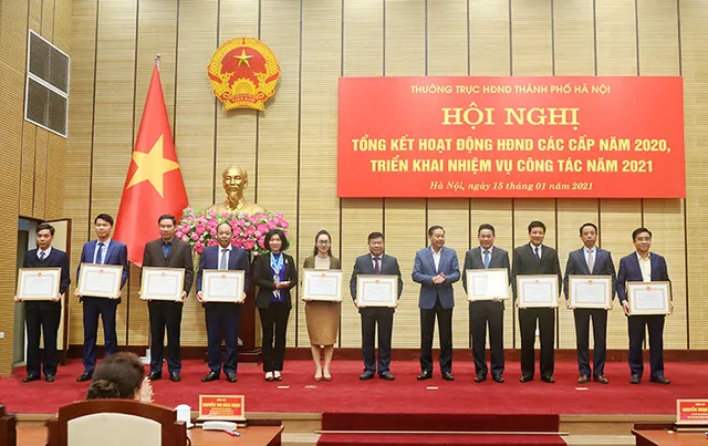 Hà Nội vượt qua khó khăn đạt kết quả toàn diện, vượt bậc trong phát triển kinh tế-xã hội - Ảnh 5.