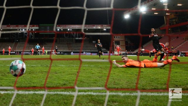 Union Berlin 1-0 Bayer Leverkusen: Người hùng từ băng ghế dự bị! - Ảnh 3.