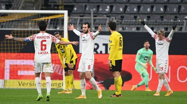 Dortmund 1-1 Mainz 05: Marco Reus đá hỏng phạt đền, Dortmund chia điểm tiếc nuối - Ảnh 3.