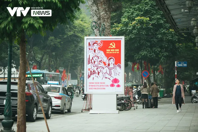 Thủ đô trang hoàng cờ hoa mừng Đại hội lần thứ XIII của Đảng - Ảnh 1. Thủ đô trang hoàng cờ hoa mừng Đại hội lần thứ XIII của Đảng - Ảnh 1.