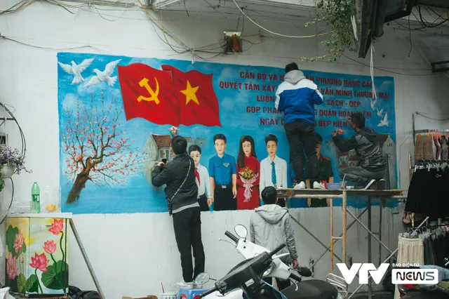 Thủ đô trang hoàng cờ hoa mừng Đại hội lần thứ XIII của Đảng - Ảnh 3. Thủ đô trang hoàng cờ hoa mừng Đại hội lần thứ XIII của Đảng - Ảnh 3.