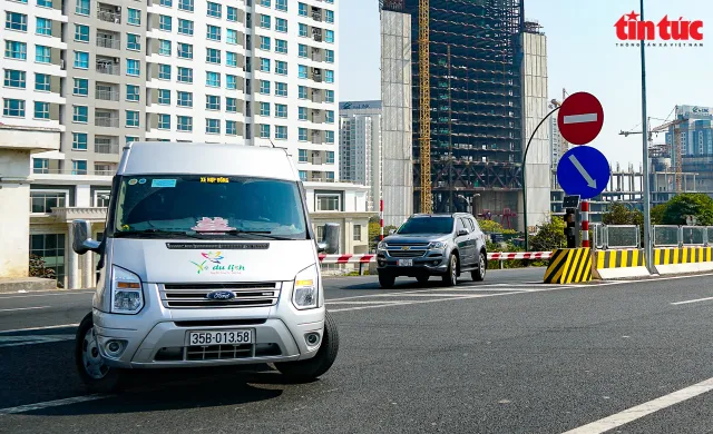 Lái xe biển xanh cố tình quay đầu tại nút giao Cầu Thăng Long - vành đai 3 - Ảnh 9. Lái xe biển xanh cố tình quay đầu tại nút giao Cầu Thăng Long - vành đai 3 - Ảnh 9.