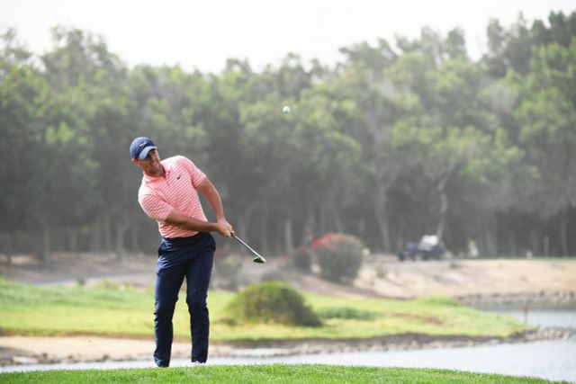 Rory McIlroy dẫn đầu sau vòng 3 giải golf Abu Dhabi Championship - Ảnh 1.