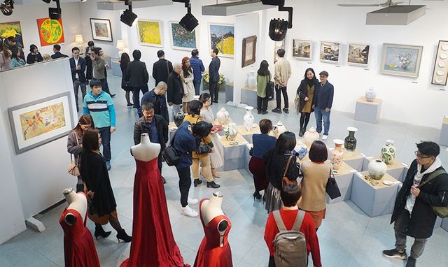 Chào Xuân mở màn khu triển lãm nghệ thuật Art Gallery của SV Kiến Trúc - Ảnh 2.