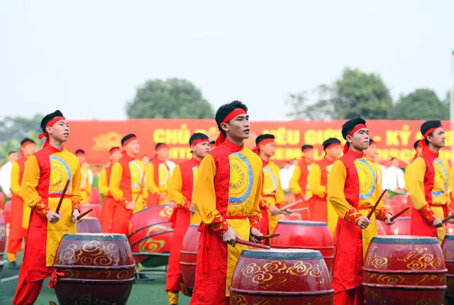 Màn trống hội quy mô chưa từng có chào mừng thành công Đại hội Đảng lần thứ XIII - Ảnh 4.