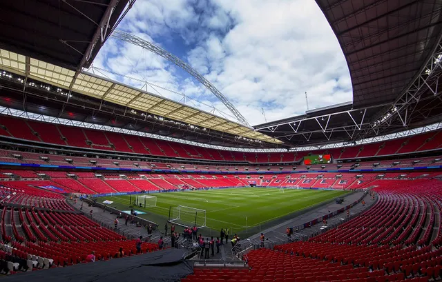 EURO 2020 có thể sẽ chỉ diễn ra tại 4 quốc gia - Ảnh 3.