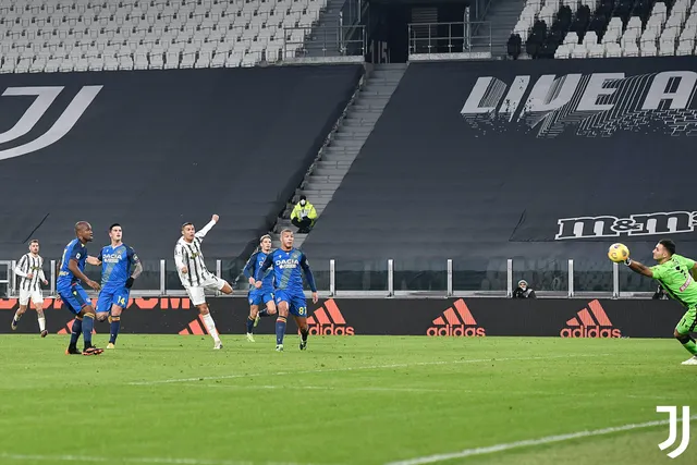 Juventus 4-1 Udinese: Show diễn của Ronaldo! - Ảnh 1.