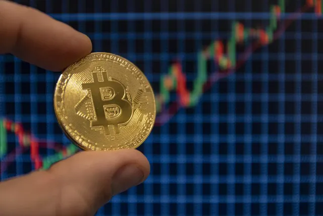 Bitcoin tiến gần mốc 38.000 USD - Ảnh 3.