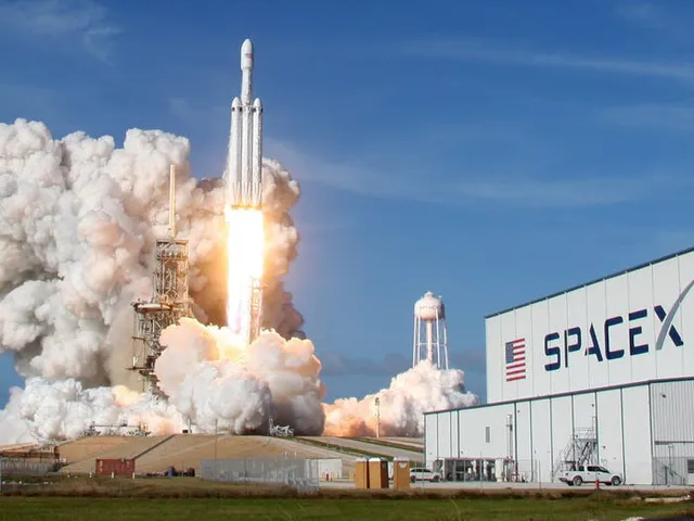 Elon Musk: Từ một đứa trẻ bị bắt nạt, nguồn cảm hứng cho Iron man, đến người giàu nhất hành tinh - Ảnh 25. Elon Musk: Từ một đứa trẻ bị bắt nạt, nguồn cảm hứng cho Iron man, đến người giàu nhất hành tinh - Ảnh 25.
