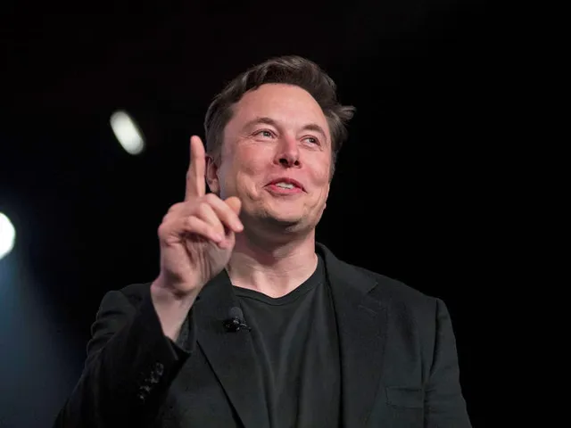 Elon Musk: Từ một đứa trẻ bị bắt nạt, nguồn cảm hứng cho Iron man, đến người giàu nhất hành tinh - Ảnh 28. Elon Musk: Từ một đứa trẻ bị bắt nạt, nguồn cảm hứng cho Iron man, đến người giàu nhất hành tinh - Ảnh 28.
